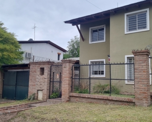 Apta Credito. Villa Rivera Indarte casa en venta con Pileta
